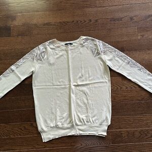 Zara knit beige long sleeve!
Comdition excellent (only worn once)